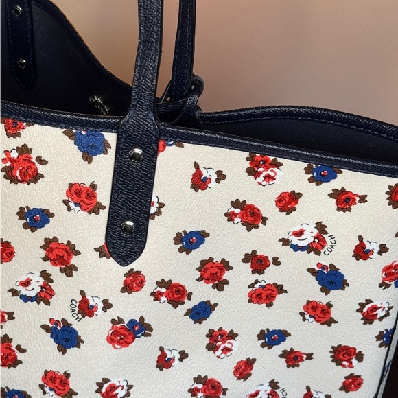 Coach White and Blue Floral Tote Bag - Picture 5 of 16